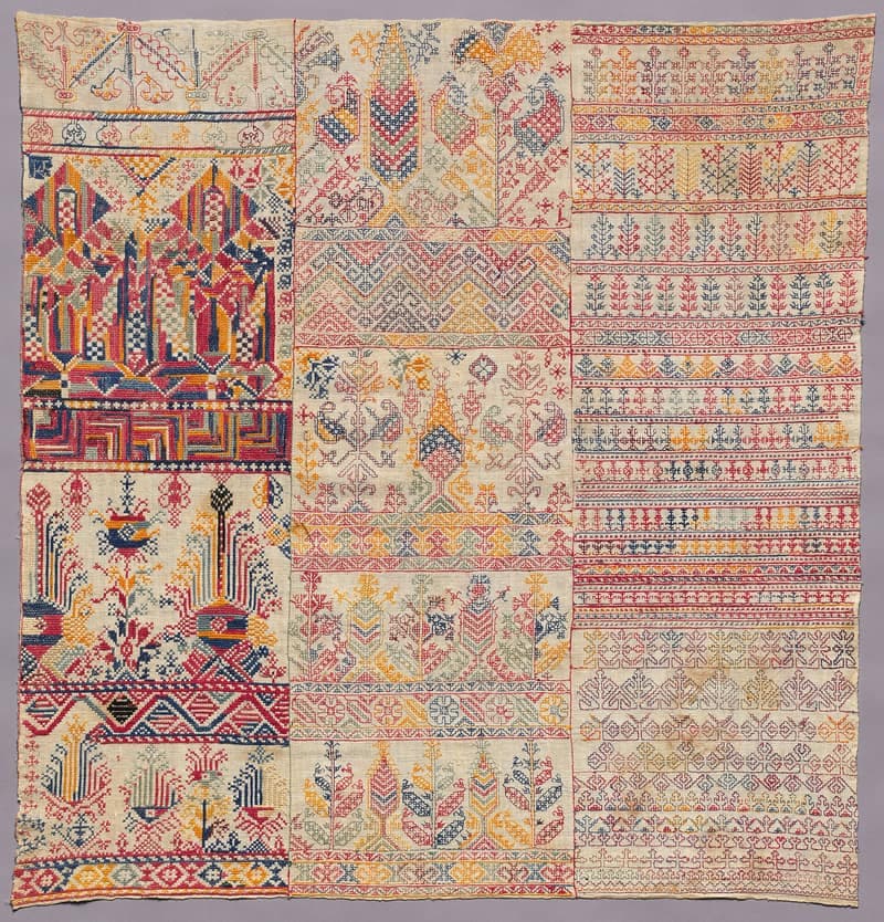 Échantillon de broderie de Salé aux motifs colorés